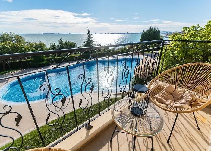 Royal Bay - Apartamento Sveti Vlas