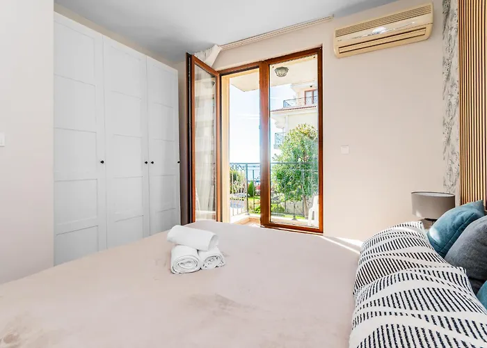 Apartamento Royal Bay - *